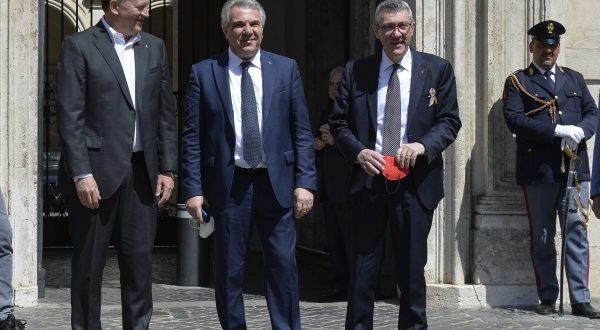 I sindacati al Governo “Valutare lo scostamento di bilancio”