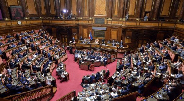 Governo, il Senato approva la fiducia con 95 sì. Non votano Lega, Fi, M5s