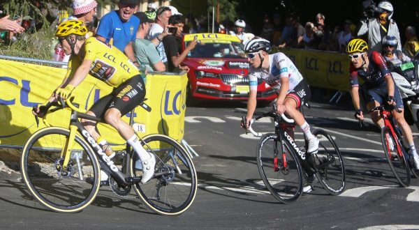 Vingegaard padrone del Tour, Pogacar sempre più staccato