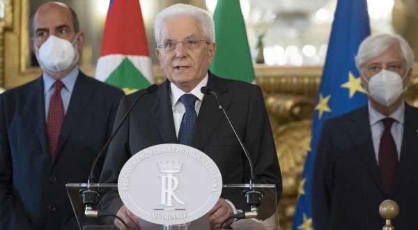 Mattarella “Niente pause contro la crisi, i partiti siano costruttivi”