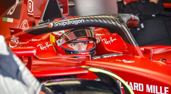 Doppietta Ferrari nelle FP2, Sainz precede Leclerc