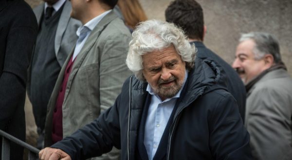 M5S, Grillo “Il doppio mandato diventi legge”