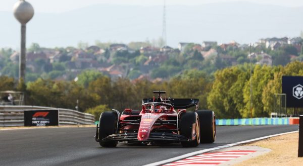 Le Ferrari volano nelle libere in Ungheria, Leclerc il migliore