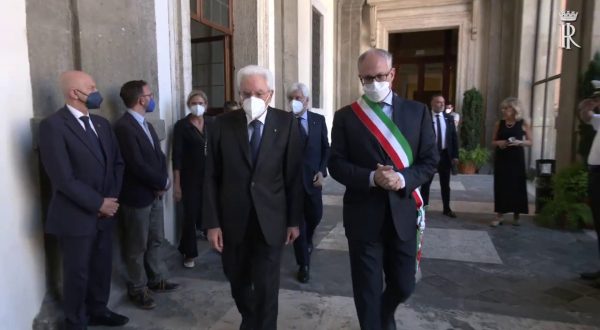 Mattarella alla camera ardente di Scalfari