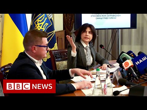 Ukraine’s President Zelensky suspends security chief and top prosecutor – BBC News