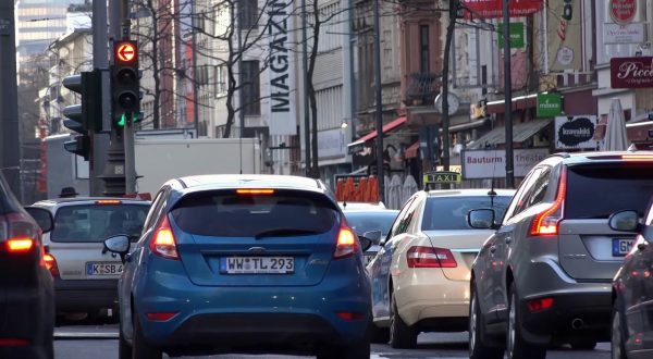 Mercato dell’auto ancora in calo a giugno