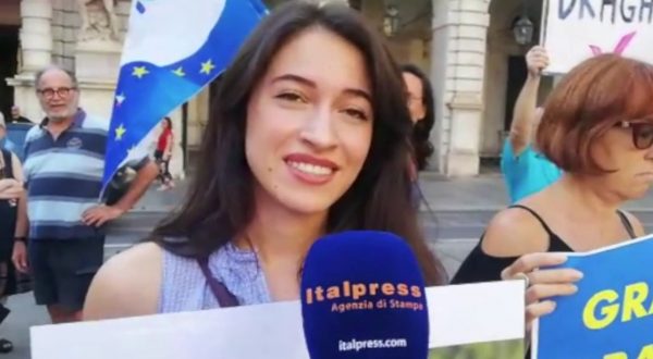 Torino scende in piazza per Draghi