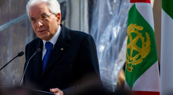 Ucraina, Mattarella “Necessaria l’immediata cessazione delle ostilità”