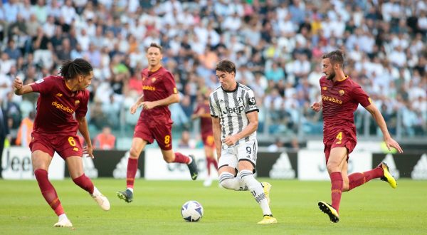 Abraham risponde a Vlahovic, fra Juve e Roma è 1-1