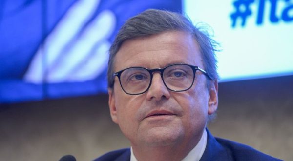 Calenda “In arrivo tsunami finanziario ed energetico”