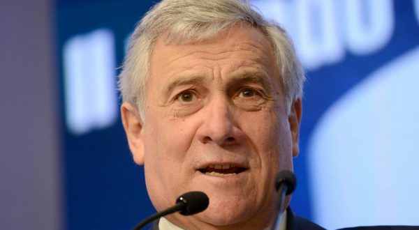 Tajani “Lo Stato paghi la differenza delle bollette di quest’anno”