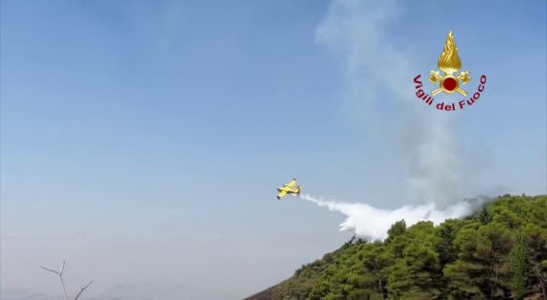 Incendi, in Sicilia in 24 ore 137 interventi dei Vigli del Fuoco