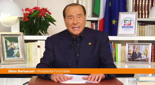 Elezioni, Berlusconi “Siamo per un esercito europeo”