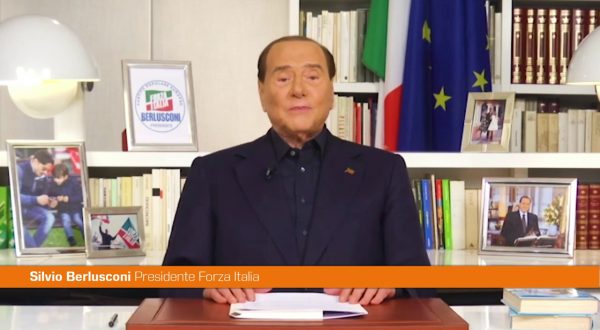 Berlusconi “La burocrazia ci soffoca, serva una riforma”