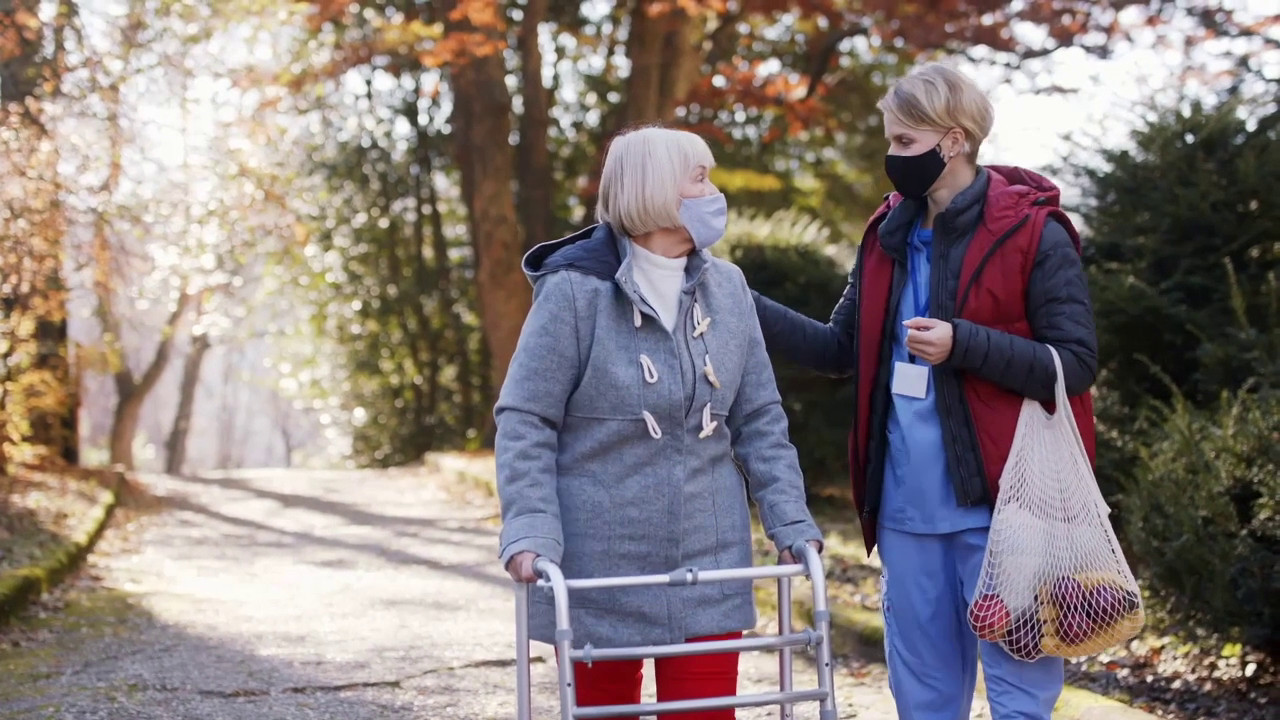 Contratti, siglato il primo Ccnl per il settore sociosanitario