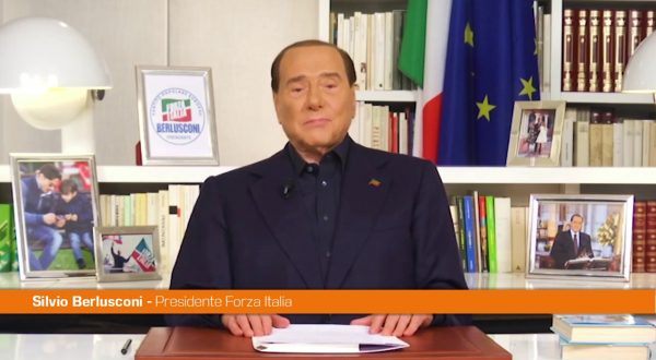 Migranti, Berlusconi “L’Europa ci deve aiutare”