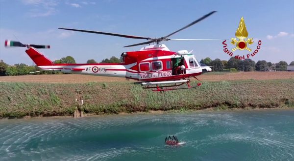 Bruciano i boschi di Pordenone,  fiamme lambiscono case