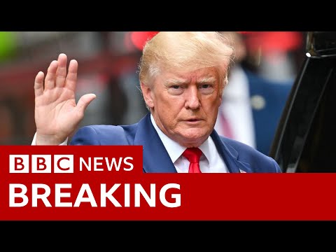 Donald Trump search warrant: FBI took top secret documents from Florida home – BBC News