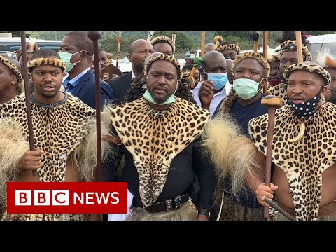 New Zulu king crowned in South Africa despite family feud – BBC News