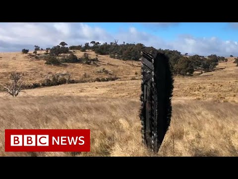 SpaceX capsule crashes to Earth in Australian field – BBC News