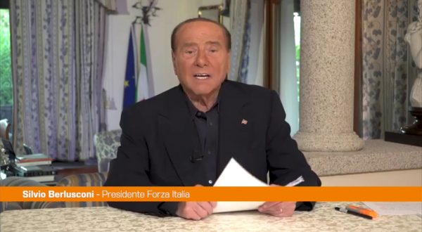 Berlusconi “Italia luogo ideale per la flat tax”