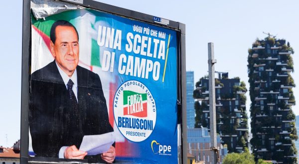 Berlusconi “Reddito di cittadinanza? Va riformulato, non abolito”