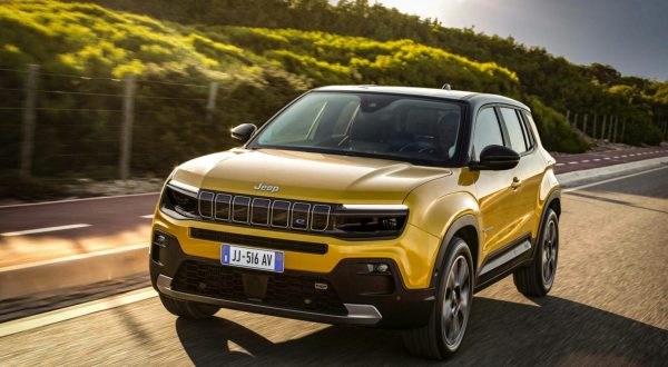 Entro il 2025 quattro nuovi suv elettrici Jeep, subito l’Avenger