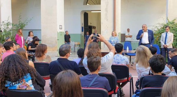 Scuola, Sindaco Palermo “Auspico che nuovo anno possa segnare un ritorno alla normalità”