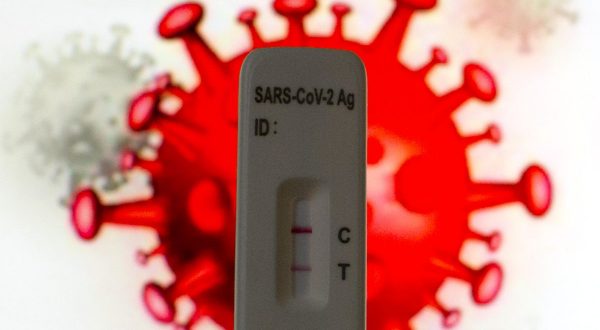 Covid, 18.797 nuovi casi positivi e 13 decessi