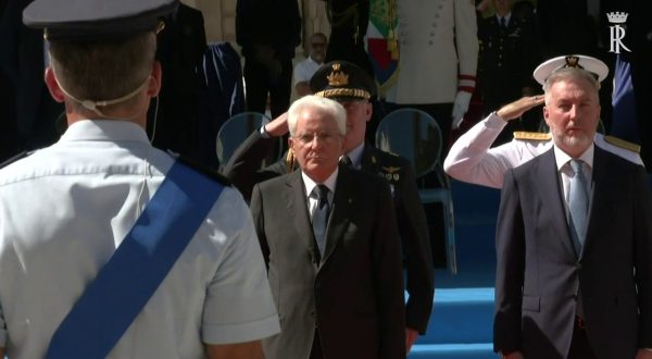 Mattarella alla cerimonia di consegna delle Aquile di pilota militare