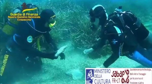 Lastre di terracotta di epoca romana nelle acque dell’isola di Ponza