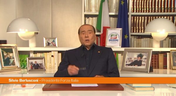 Berlusconi “Niente tasse e contributi per chi assume giovani”