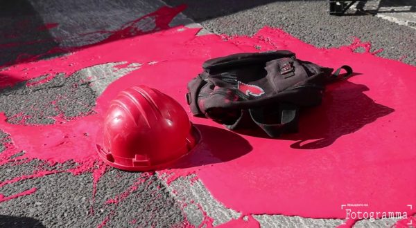 Milano, manifestazione degli studenti contro alternanza scuola lavoro