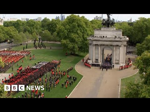 Queen Elizabeth II’s coffin leaves London for Windsor Castle – BBC News