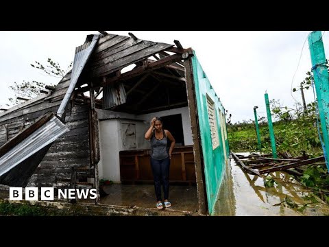 Florida fears catastrophic flooding as Hurricane Ian nears – BBC News