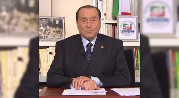 Berlusconi agli studenti “Solo con lo studio si ottengono risultati”