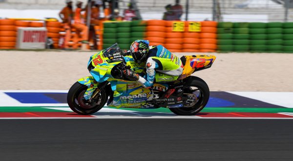 Prima pole MotoGp per Bezzecchi in Thailandia