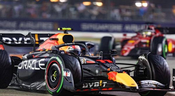 Perez vince Gp Singapore, sul podio le Ferrari di Leclerc e Sainz