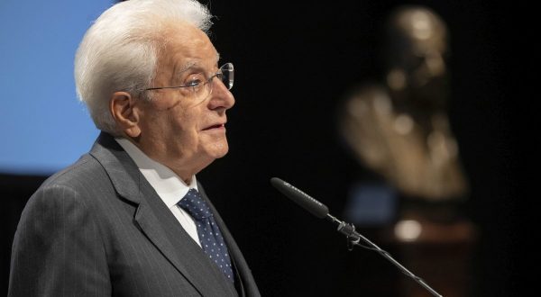 Mattarella “Vigilanza da governi esteri? L’Italia sa badare a se stessa”