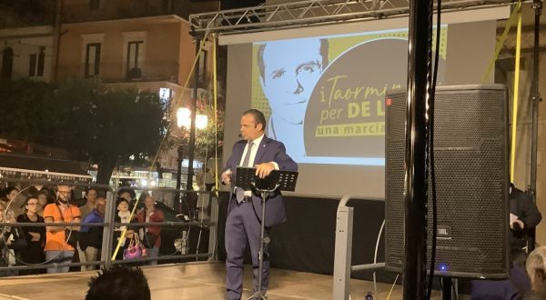 Cateno De Luca si candida a sindaco di Taormina “Metto a disposizione la mia competenza”