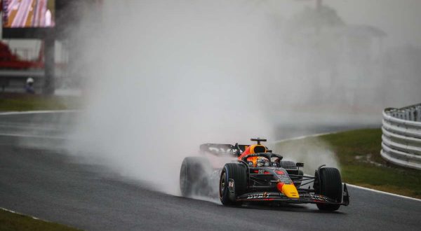 Verstappen vince a Suzuka ed è ancora campione del mondo