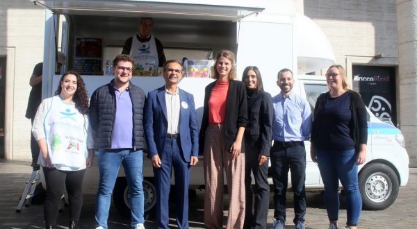 A Padova la “Cucina Mobile”, 100 pasti a settimana per i senza dimora