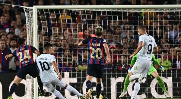 L’Inter ‘vede’ gli ottavi: 3-3 al Camp Nou contro il Barça