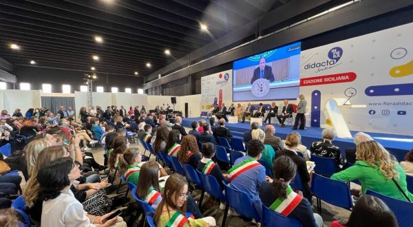 Schifani alla Fiera Didacta Sicilia “Bisogna cogliere la sfida dell’innovazione”