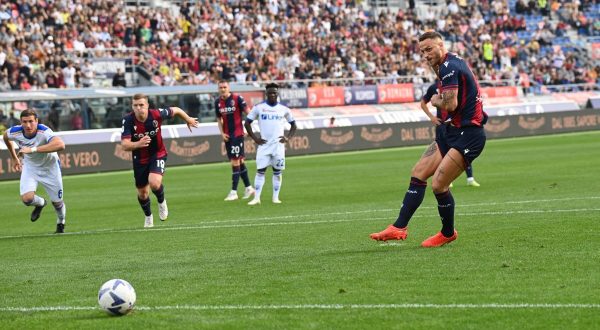 Arnautovic-Ferguson, il Bologna piega 2-0 il Lecce