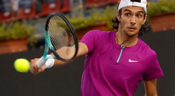 Musetti trionfa a Napoli, Berrettini ko in due set