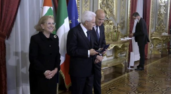 Mattarella alla premiazione degli Eni Award