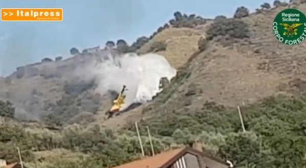 Canadair precipita e si schianta sull’Etna, due piloti a bordo