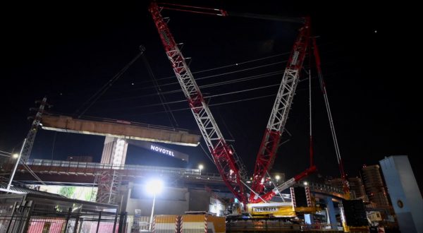 Genova, rimossa la vecchia rampa di San Benigno