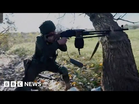 Frontline fighting in Ukraine as government forces advance in Donbas – BBC News